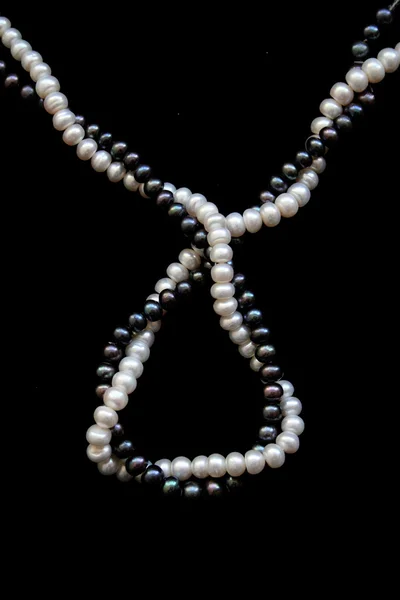 白と黒真珠 — ストック写真
