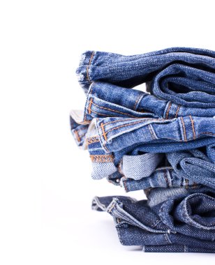 Mavi jeans yığını