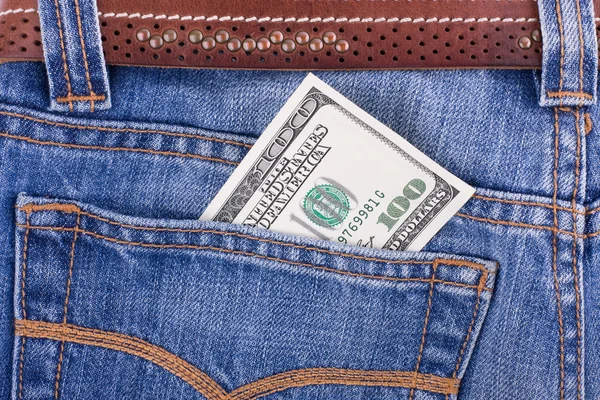 Hundra dollar bill i fickan på jeans — Stockfoto