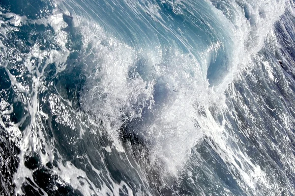 Tyrkysová transparentní vlna — Stock fotografie