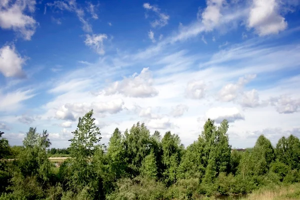 Krajobraz z chmurami — Zdjęcie stockowe