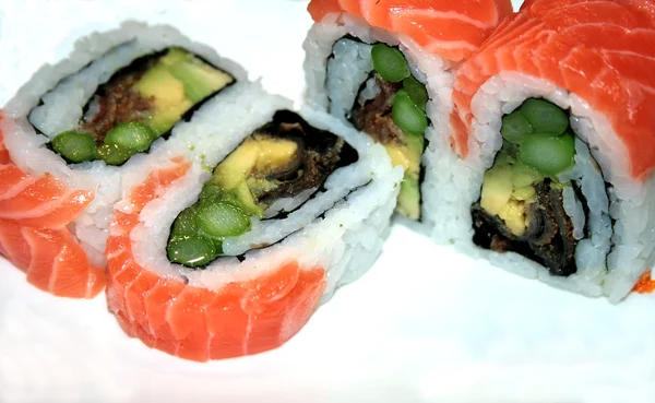 Sushi s lososem a avokádem — Stock fotografie