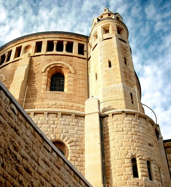 An old abbey in Jerusalem agains — Stock Photo, Image