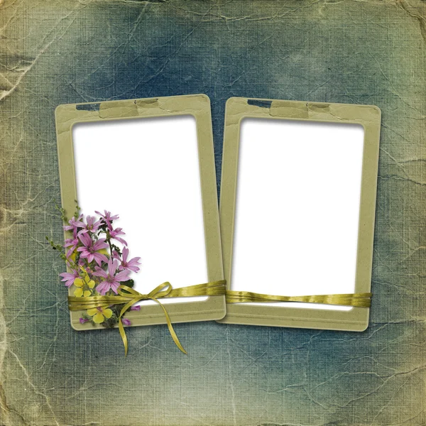 Old photoalbum with grunge frame and bun — Stock Photo, Image