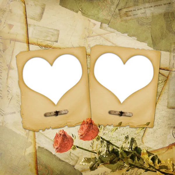 Старая бумажная рамка с сердцем — стоковое фото