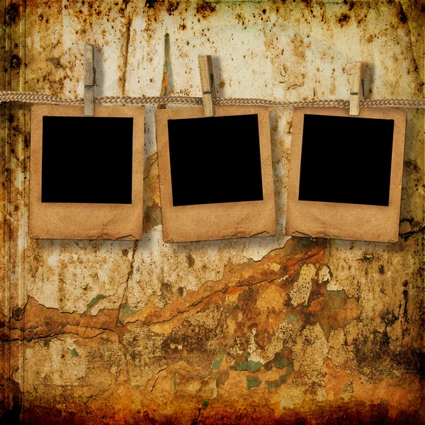 Old photoframes are hanging in the row — Stock Photo, Image