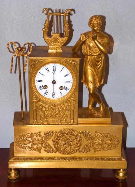 Reloj antiguo de oro — Foto de Stock