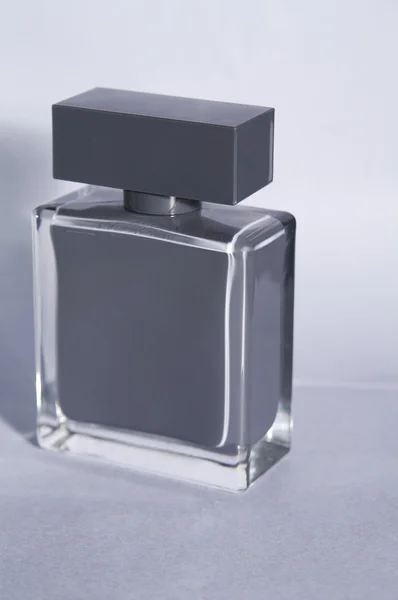 Una botella de perfume —  Fotos de Stock
