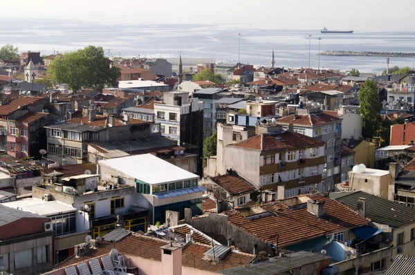 伊斯坦布尔屋顶的全景视图 — 图库照片