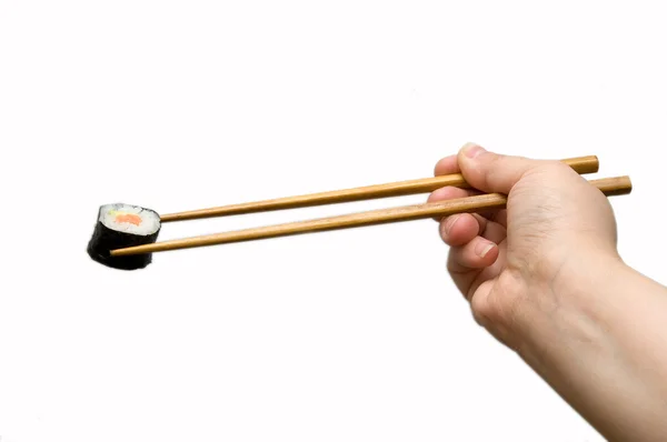 Σολομό σε μαύρο φύκι με αβοκάντο σε chopstick — Φωτογραφία Αρχείου