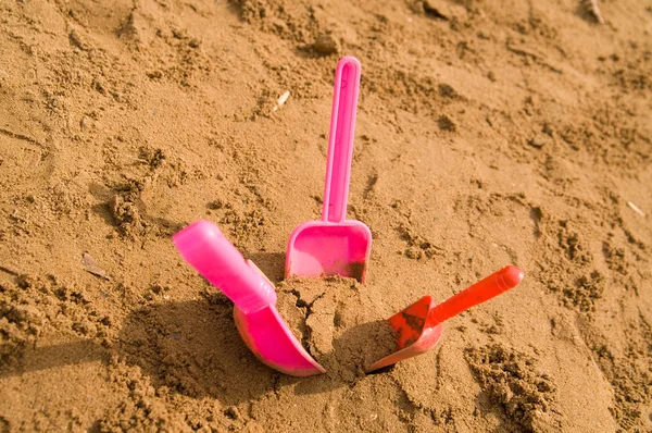 砂のシャベル — ストック写真