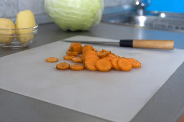 Preparación de la sopa: zanahoria en rodajas — Foto de Stock