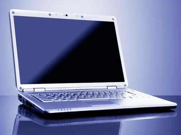Сучасний ноутбук — стокове фото