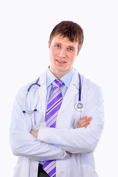 Улыбающийся доктор стетоскопом. Изолированный на белом фоне — стоковое фото