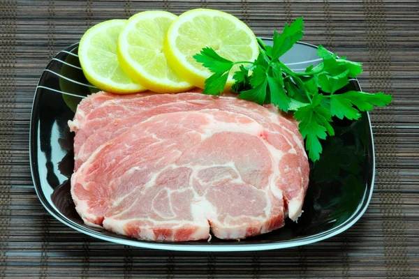 Pedaços de carne crua fresca — Fotografia de Stock