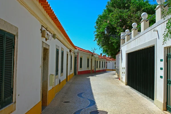 リスボン、ポルトガルで狭い通り — ストック写真