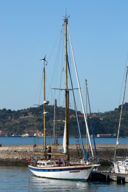 yelkenli tekne Harbor