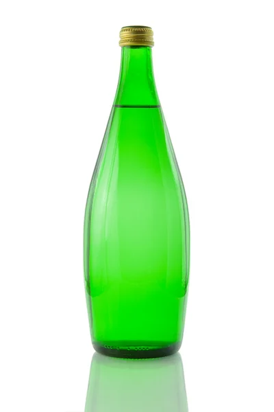 Une bouteille d'eau minérale — Photo