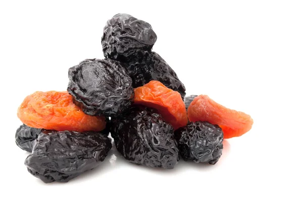 Чернослив и сушеные абрикосы — стоковое фото
