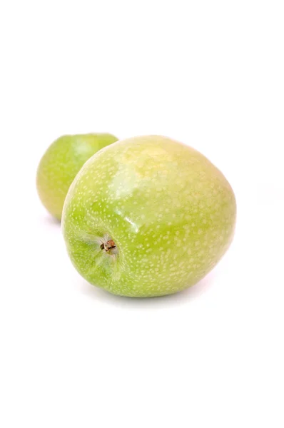 Zielone jabłka izolowane na białym — Zdjęcie stockowe