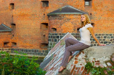 Kız yakınındaki antik kale