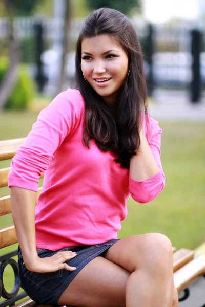 Aziatische schoonheid jonge vrouw — Stockfoto