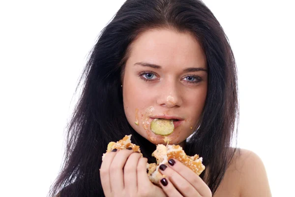 Vista lateral de la mujer sosteniendo un sándwich — Foto de Stock