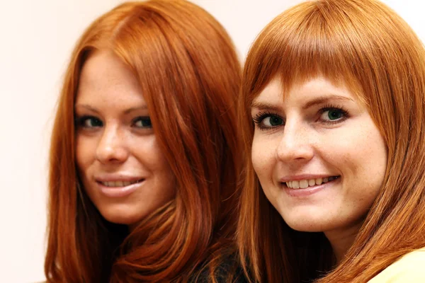 Casal de cabelos vermelhos — Fotografia de Stock