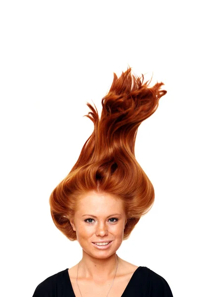 아름 다운 대담한 빨간 머리 여자의 초상화 — 스톡 사진