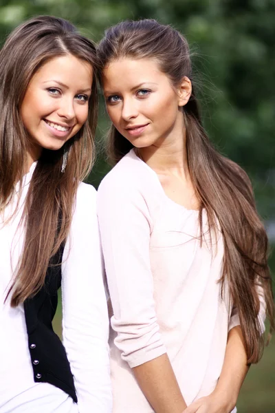 Paar zusters — Stockfoto