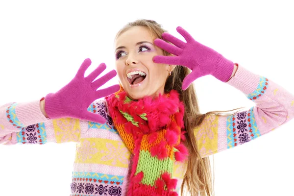 Vintern glad ung kvinna — Stockfoto