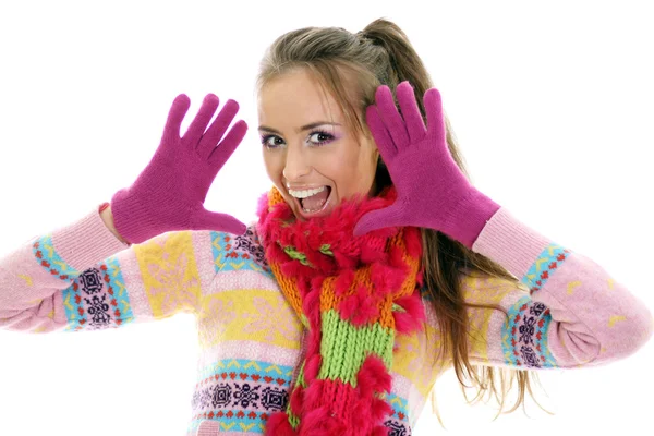 Зимова щаслива молода жінка — стокове фото