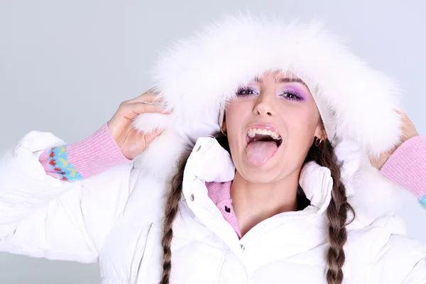 冬の幸せな若い女 — ストック写真