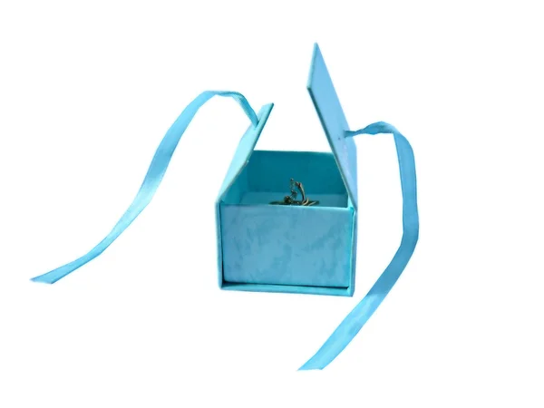 Geschenkbox mit einem Ring — Stockfoto