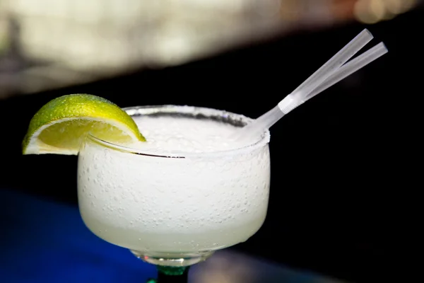 Cocktail dans un verre — Photo