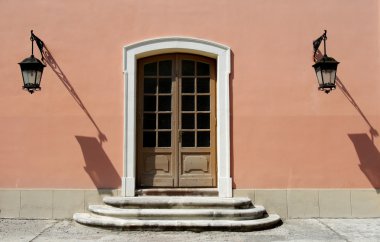 kapı ve fenerler