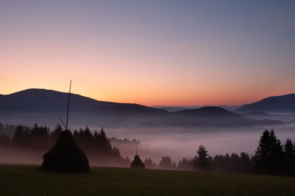Ráno v Karpatských horách — Stock fotografie