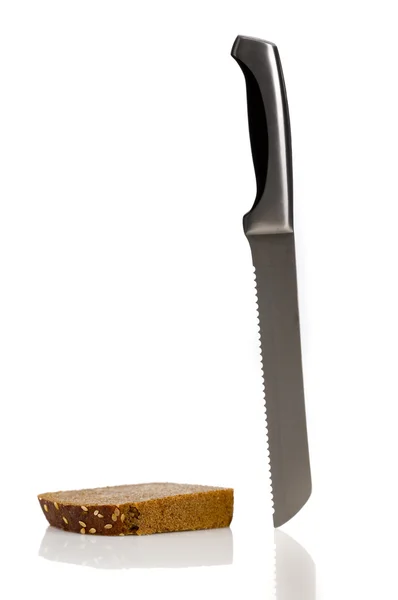 Snijden brood geïsoleerd — Stockfoto