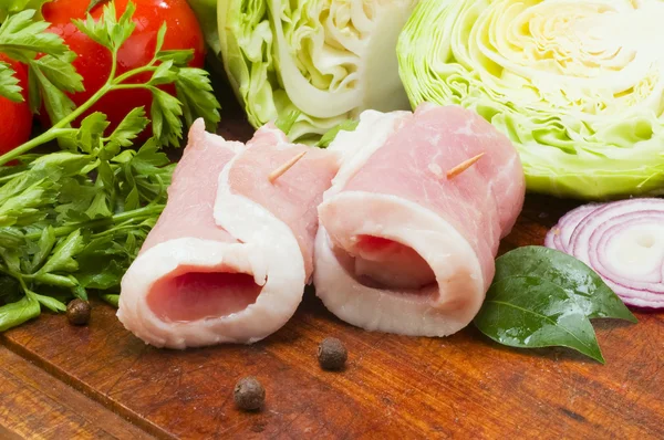 Натюрморт зі свинячого м'яса — стокове фото