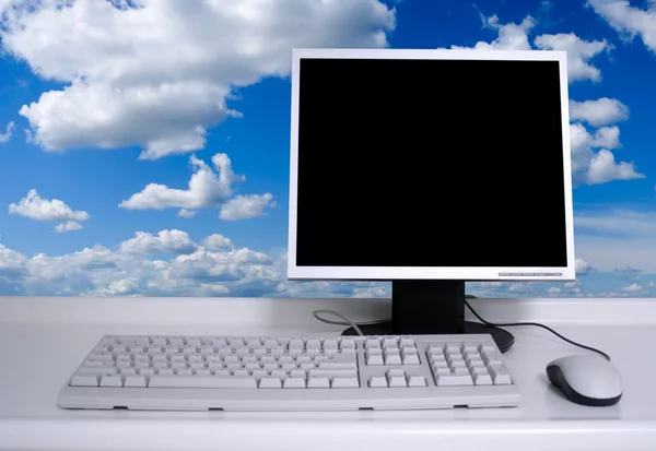 PC с облаками — стоковое фото