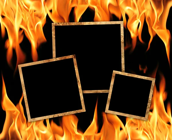 Oude frames met vuur vlammen — Stockfoto
