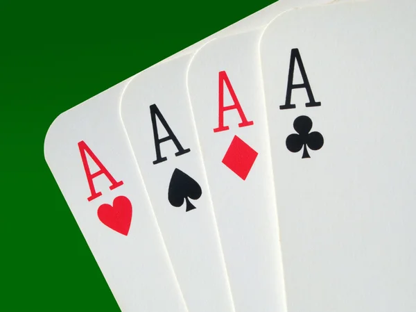 4 cartas de poker ases de perto . — Fotografia de Stock