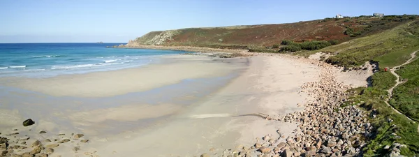 Panoramisch uitzicht van gwynver beach. — Stockfoto