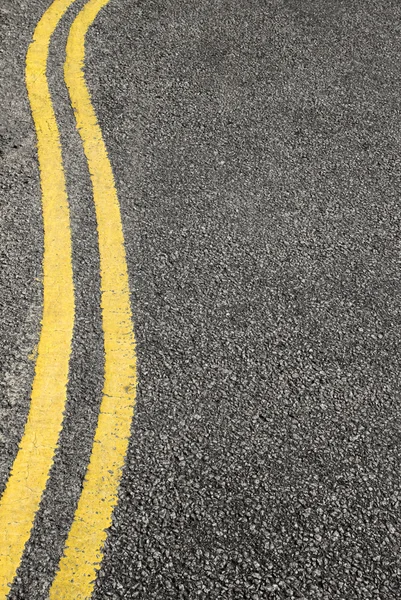 Ingen parkering dubbla gula linjer. — Stockfoto