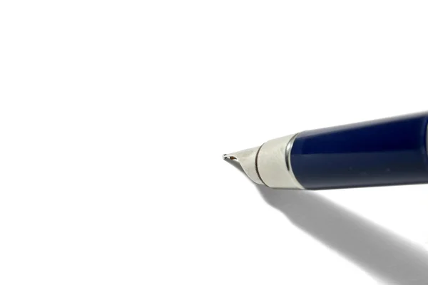Fountain pen ready to write. — Stock Photo, Image