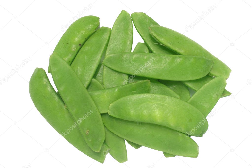Green peas (Mangetout), isolated.