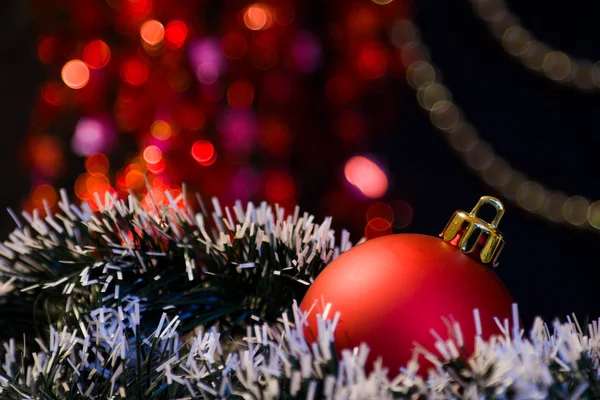 Palla di Natale e decorazioni — Foto Stock