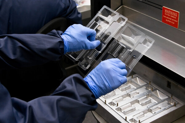 Thermoform production in the hands