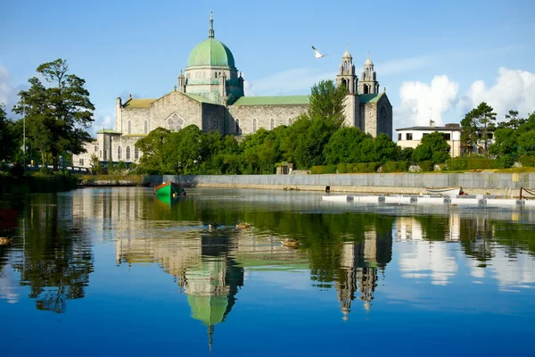 Galway kathedrale morgen vew — Stockfoto