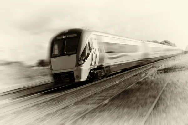 Поезд в движении — стоковое фото